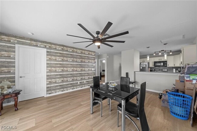 Building Photo - 914-916 SE 14th Terrace