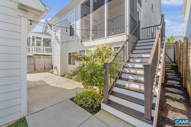 Building Photo - 1160 Colbert St