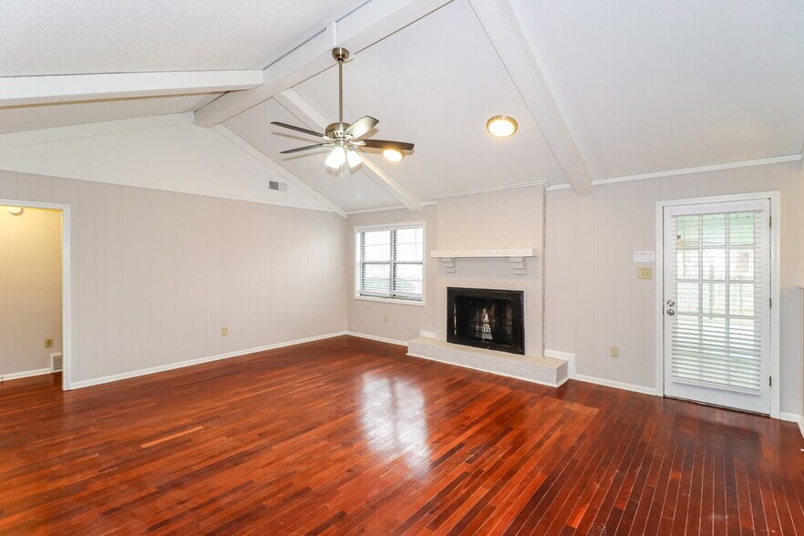 Building Photo - 6424 Barwick Dr