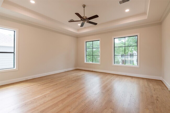 Building Photo - 1507 Martin St