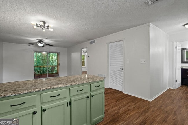 Building Photo - 36 Doranne Ct