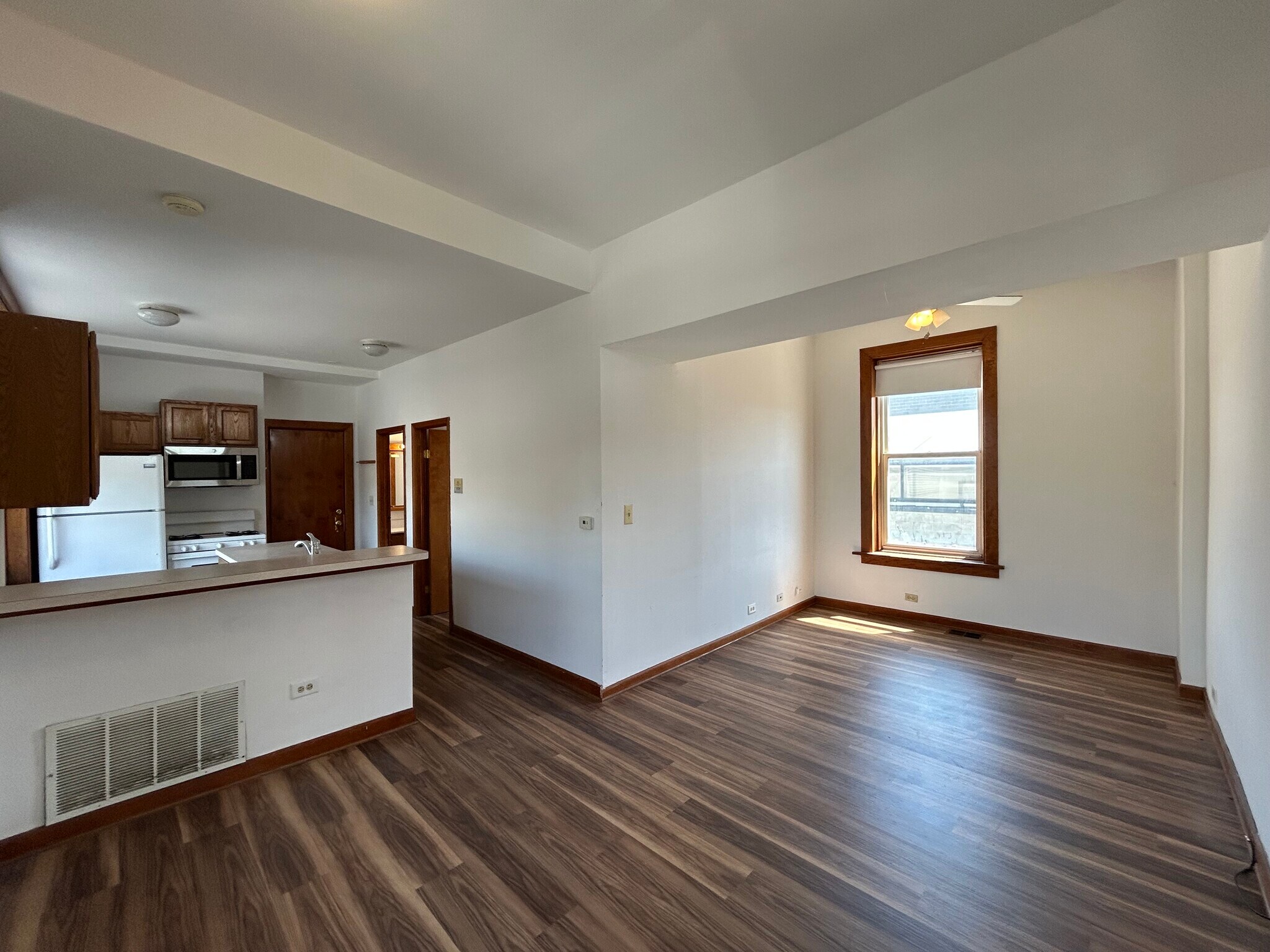 Building Photo - 3464 N Clark St