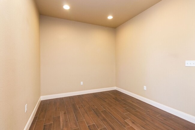 Building Photo - 9635 Mossberg St