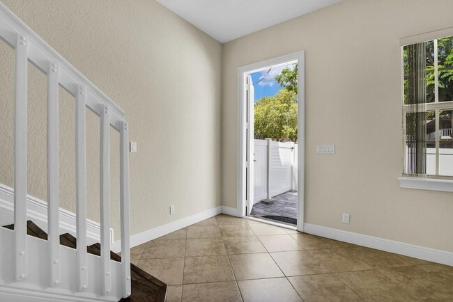 Building Photo - 3432 NE 15th Ave