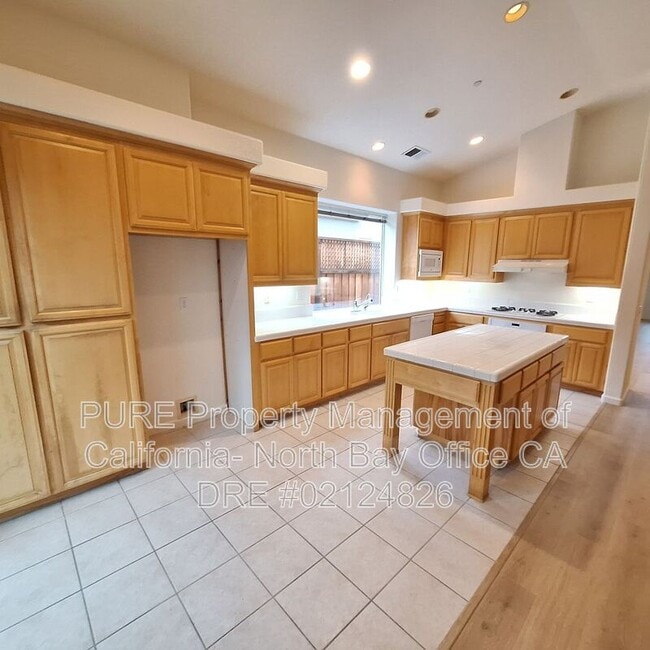 Building Photo - 1887 Mallard Ln