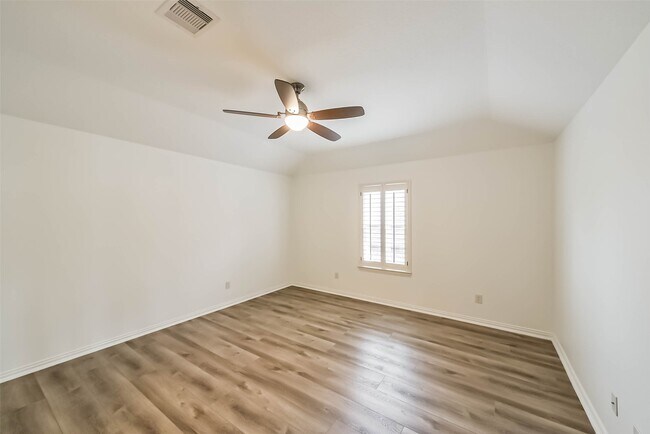 Building Photo - 1202 Maroon Ln