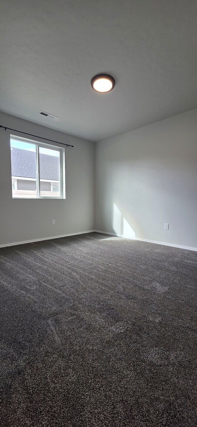 Building Photo - 2949 N Rocky Btm Wy