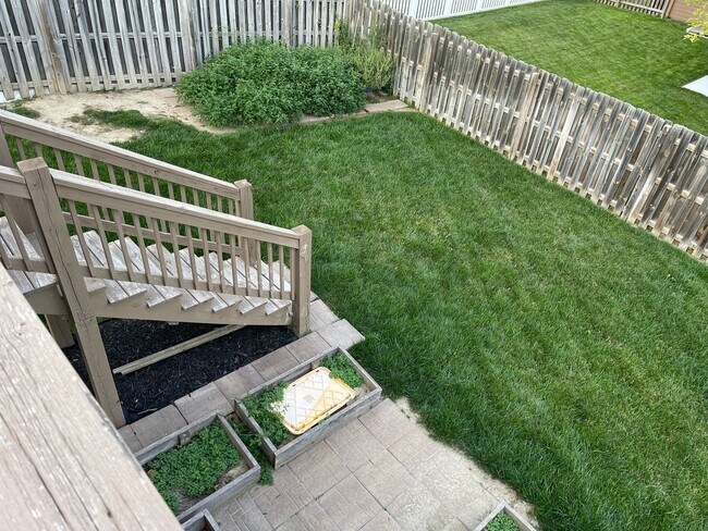 Building Photo - Spacious home in super nice neighborhood in Northwest Omaha