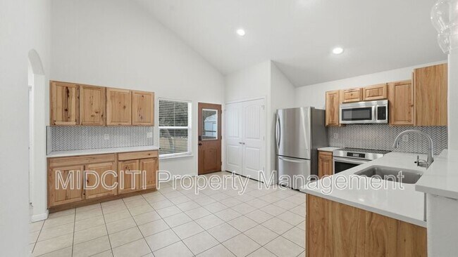 Building Photo - 1361 Bob White Dr