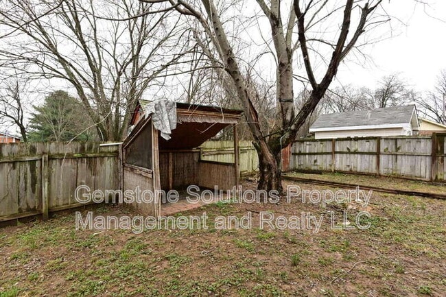 Building Photo - 4355 Central Valley Dr