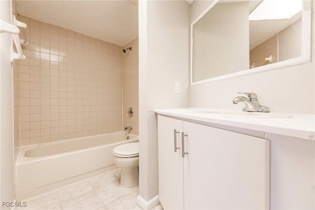 Building Photo - 1123 SW 48th Terrace