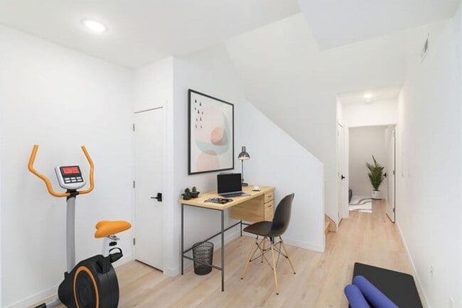 Building Photo - 2722 Hope St