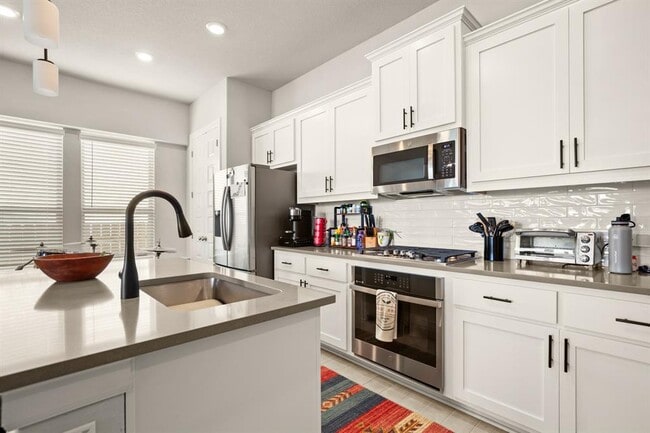 Building Photo - 12810 Stanford Dr