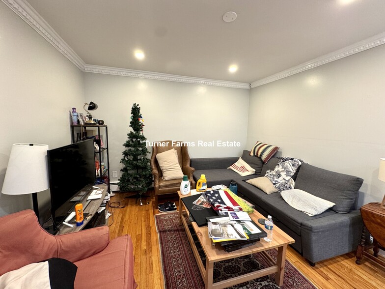 Building Photo - 83 E Brookline St