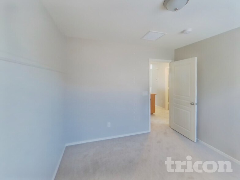 Building Photo - 1017 S 221st Dr