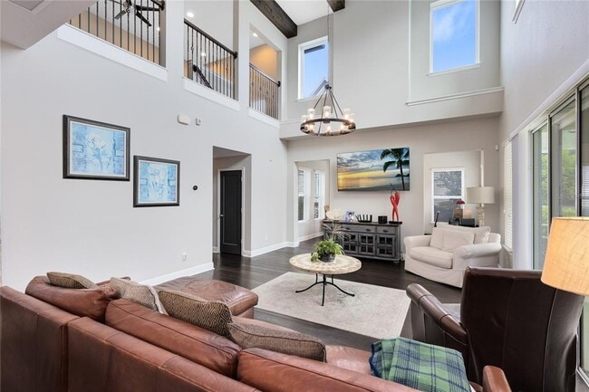 Building Photo - 13153 Lessing Ave