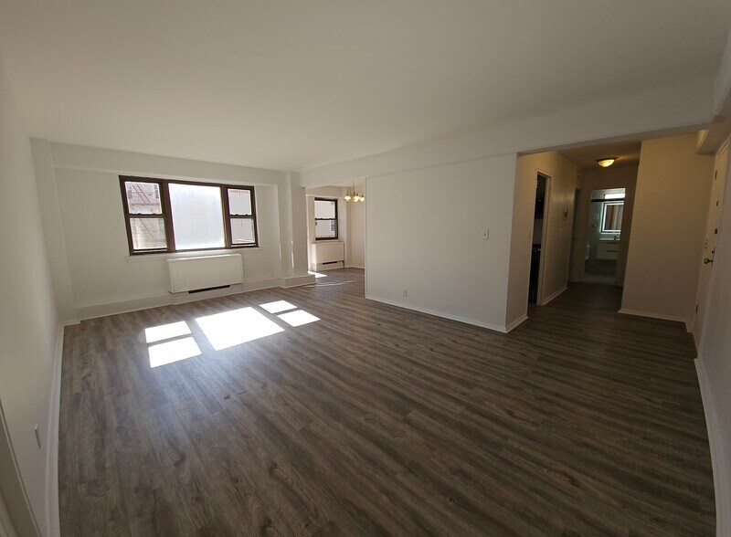 Building Photo - 8800 Boulevard East