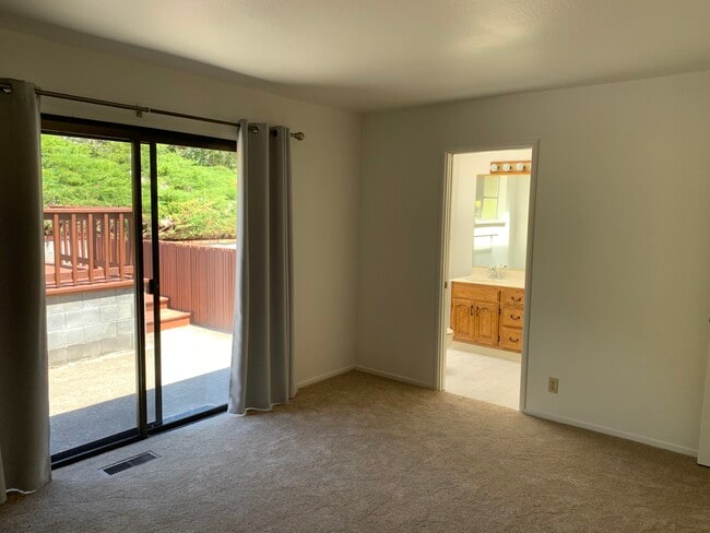 Building Photo - 261 Rheem Blvd