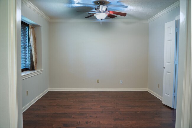Building Photo - 1704 Crystal Hills Dr