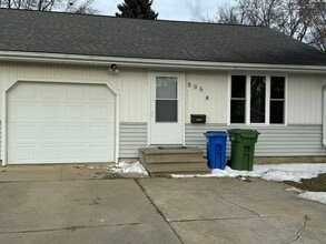 Building Photo - 806 7th Ave NW