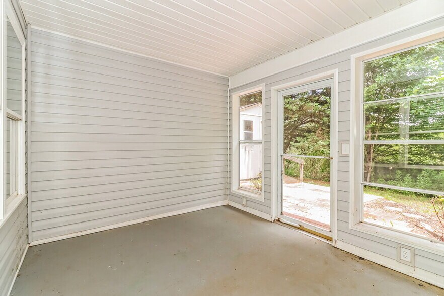 Building Photo - 218 Comet Ct