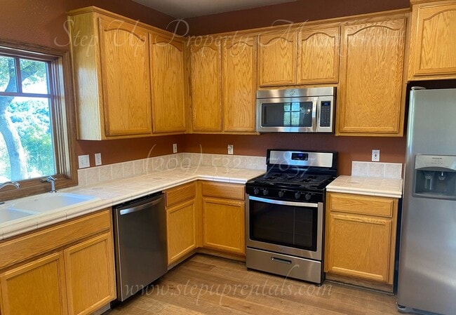 Building Photo - Elegant Mountain-View Home with Solar, Well Water & Septic – Utility Savings Included!