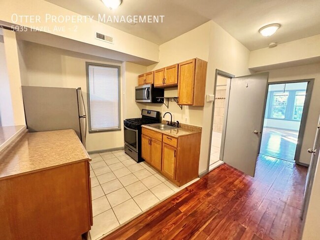 Building Photo - 2BR/1BA Sun-drenched West Philly Apt with ...