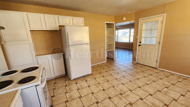 Building Photo - 1012 E Brazos St