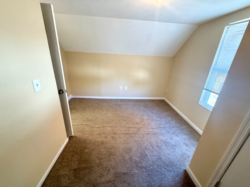 Building Photo - 3602 E 5th St