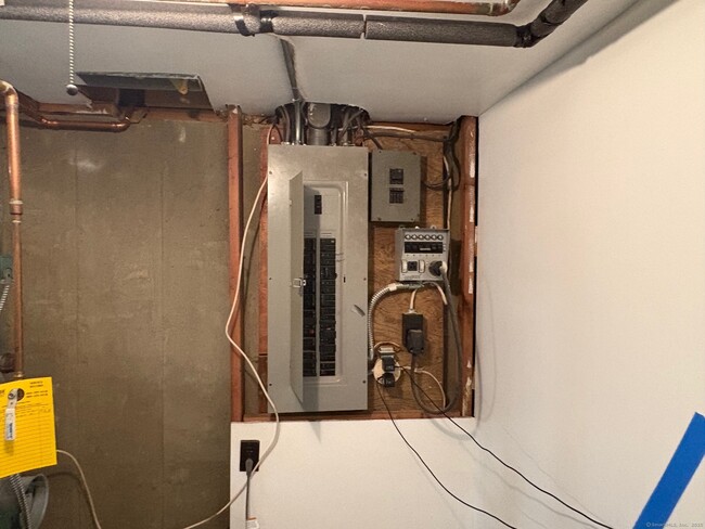 Building Photo - 5 Beaver Dam Trail