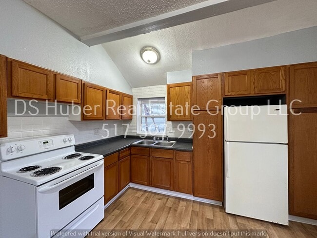 Building Photo - 813 N Jenison Ave