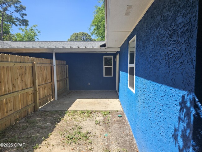 Building Photo - 1510 Arthur Ave