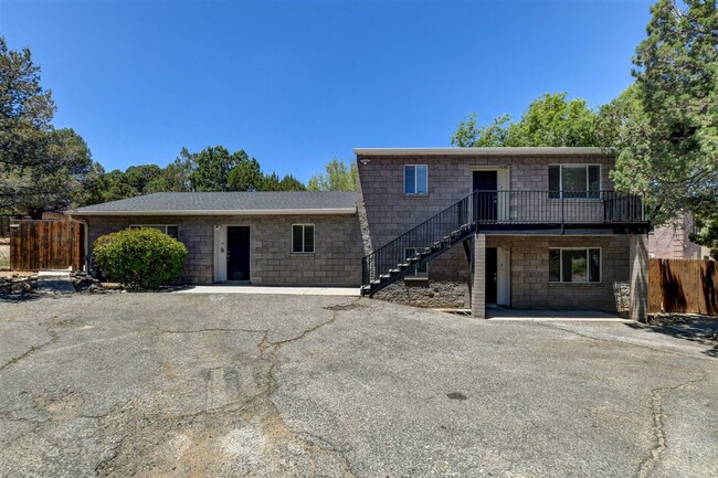 Building Photo - 114 Bradshaw Dr