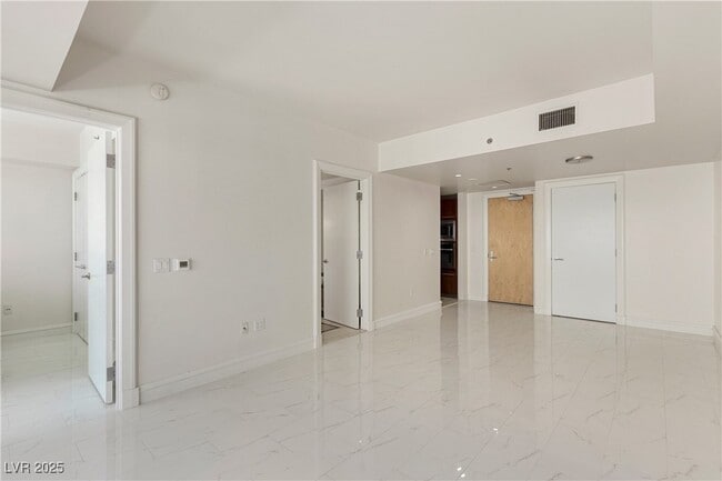 Building Photo - 2700 S Las Vegas Blvd