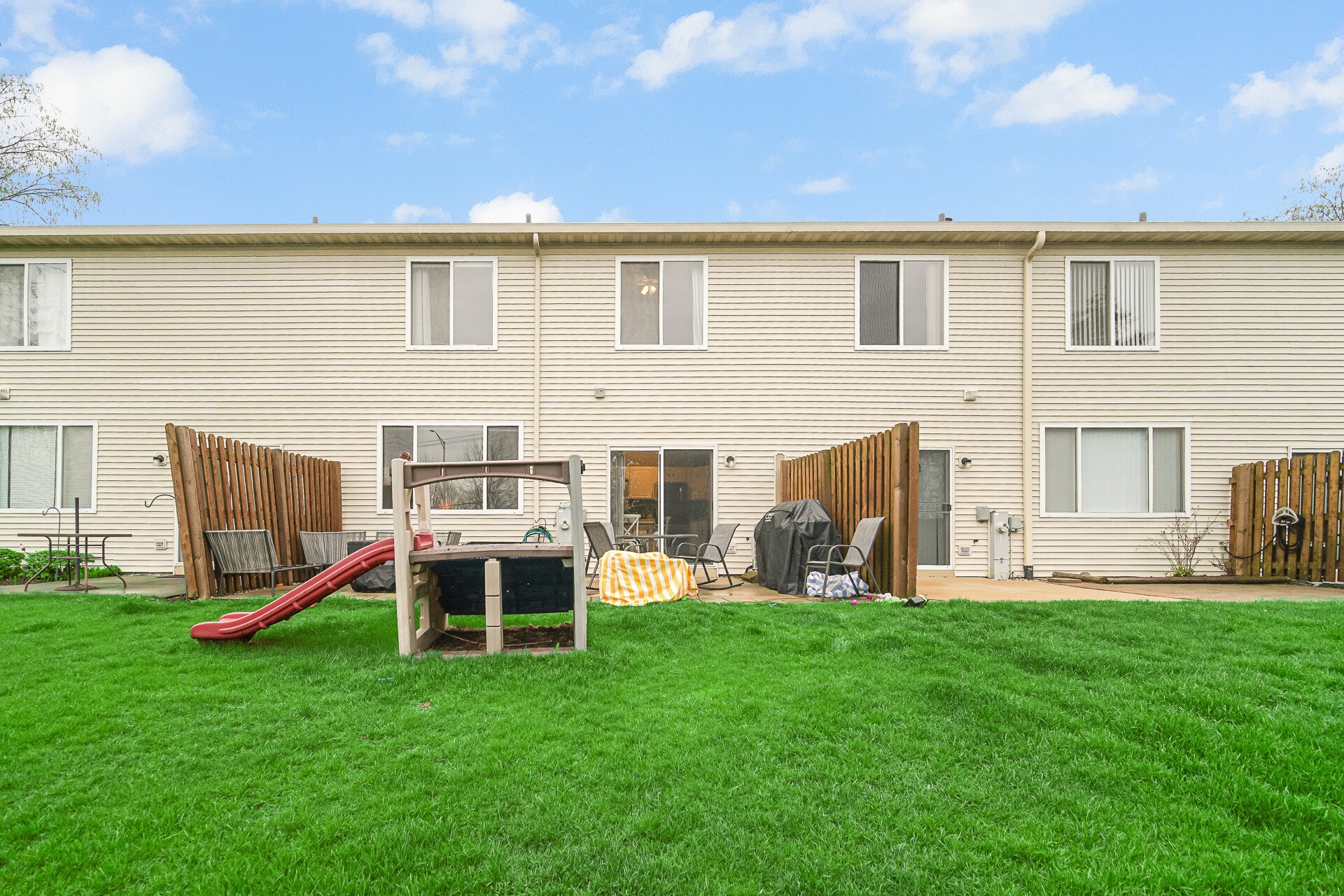 Building Photo - 1882 N Wentworth Cir