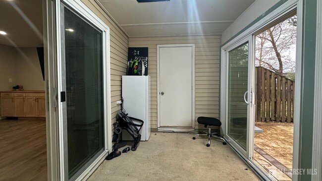 Building Photo - 8 Cosgrove Ct