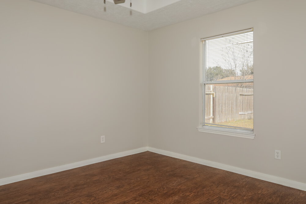 Building Photo - 16213 N View Ct