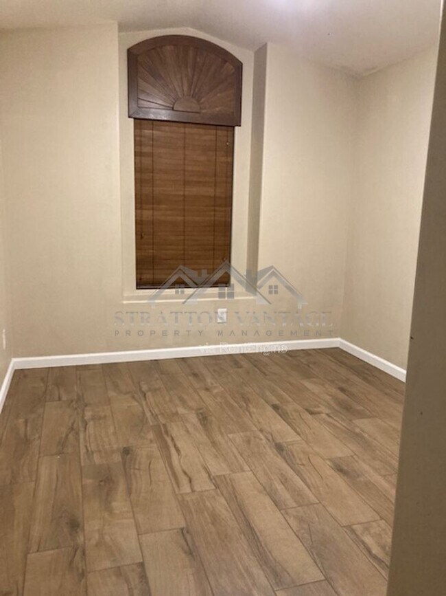 Building Photo - 4445 E Amarillo Dr