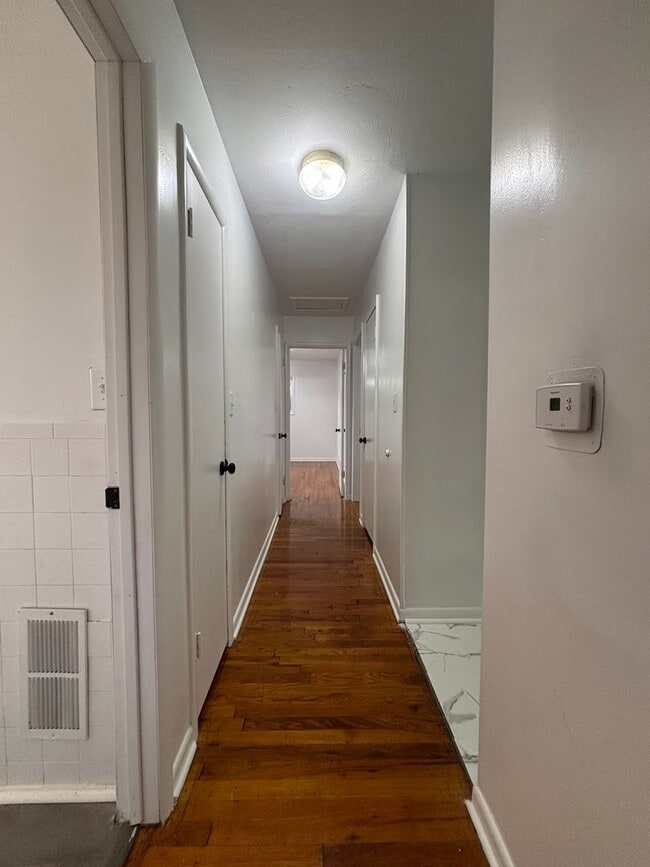 Building Photo - Rent this 3 Bedroom 1 Bath beautiful House...