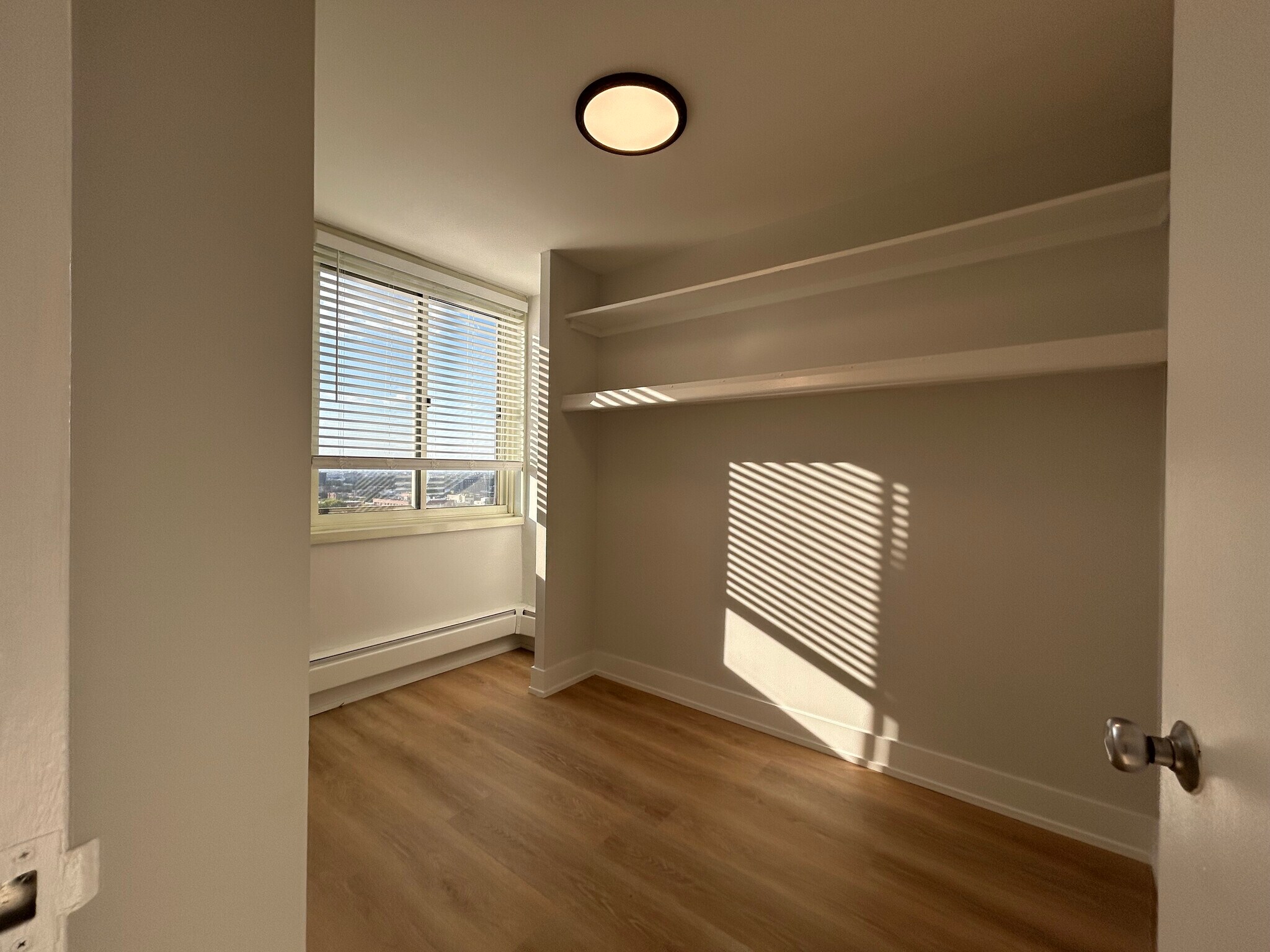 Building Photo - 1350 N Dearborn St