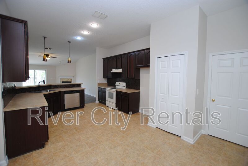 Building Photo - 116 Prince Phillip Dr