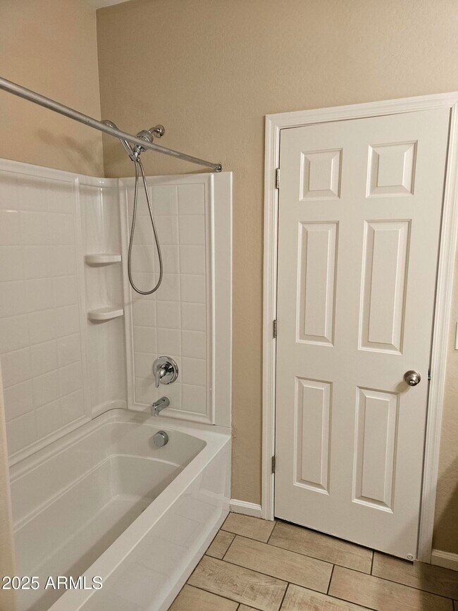 Building Photo - 7836 W Rock Springs Dr