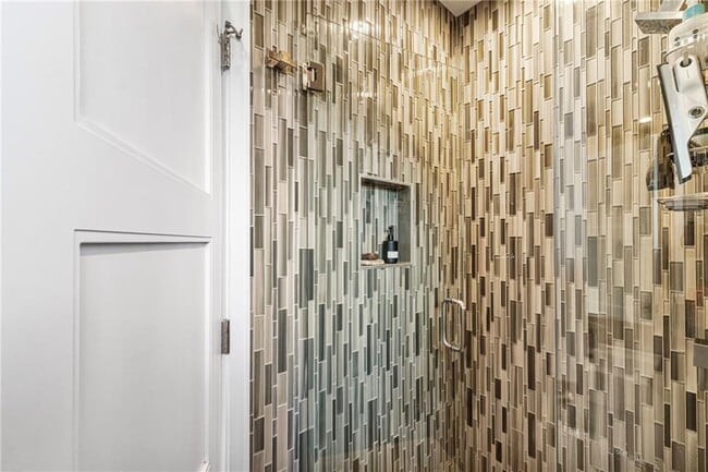 Building Photo - 212 Geneva St