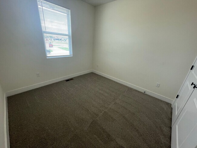 Building Photo - 5115/17 S Chase Ave