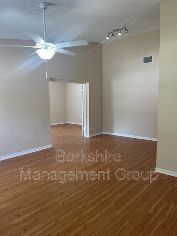 Building Photo - 1106 Brook Meadow Dr