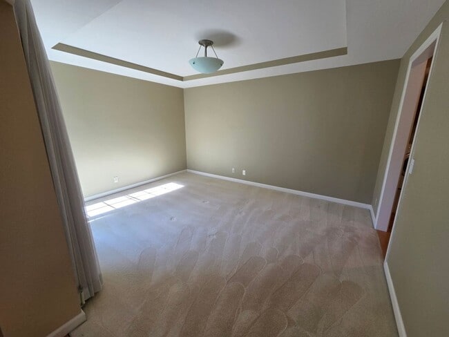 Building Photo - 4Bd/2.5Ba Bellevue House