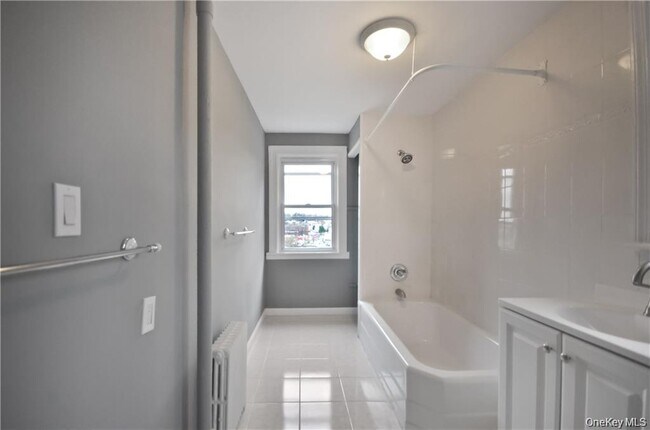 Building Photo - 234 Edwards Pl