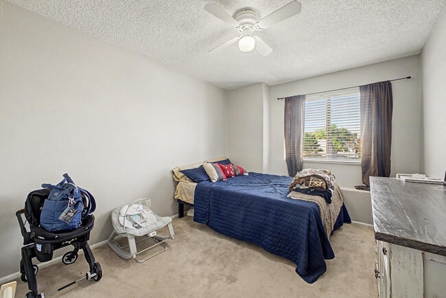 Building Photo - 761 E Rosemonte Dr