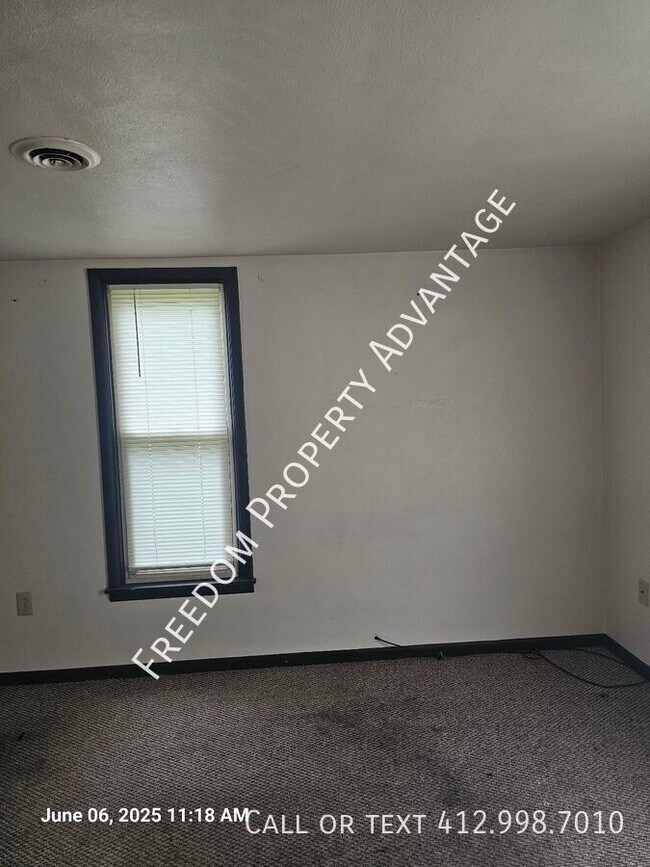 Building Photo - 130 Hall Ave