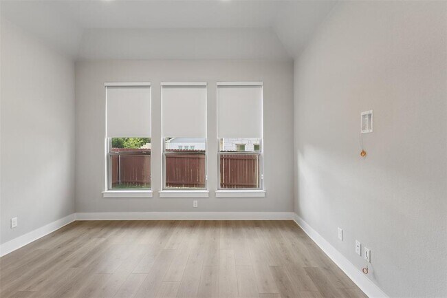 Building Photo - 1508 Cardinal Ln